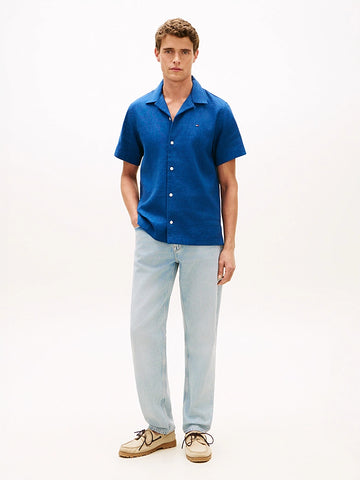 Short-sleeved shirt in a linen blend with a regular fit.